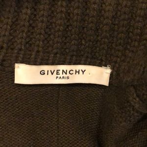Givenchy size small wool/cashmere sweater